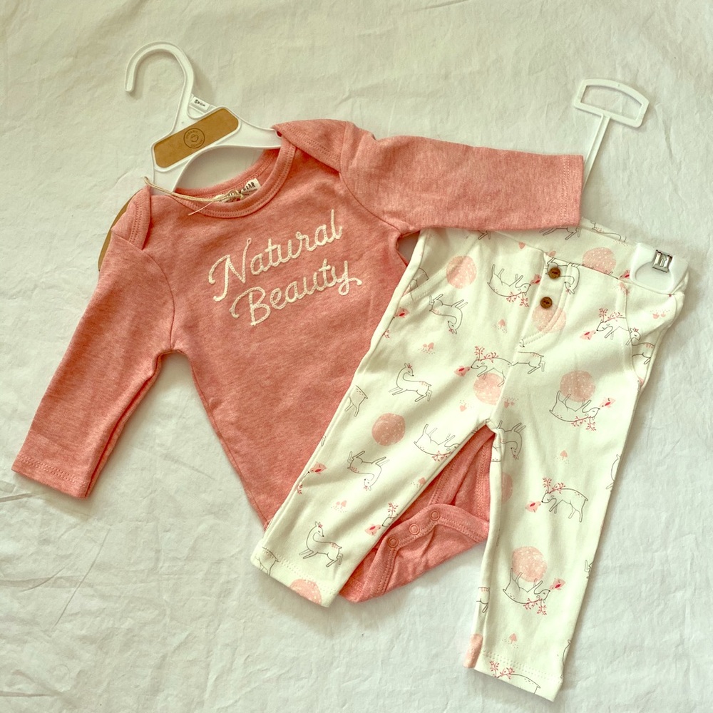 Brand new baby out fit and colorful wash cloths